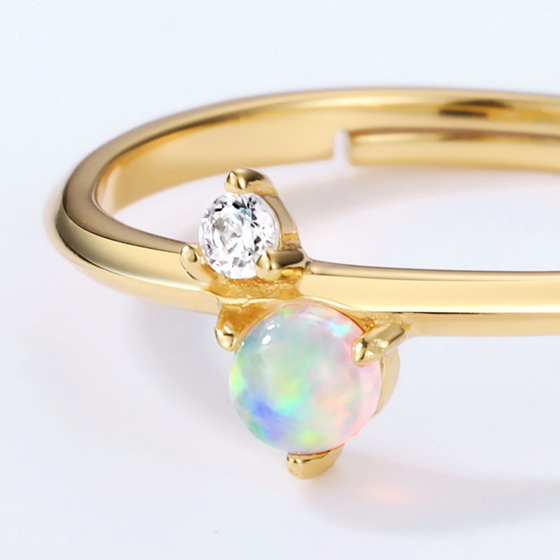 Anillo de ópalo