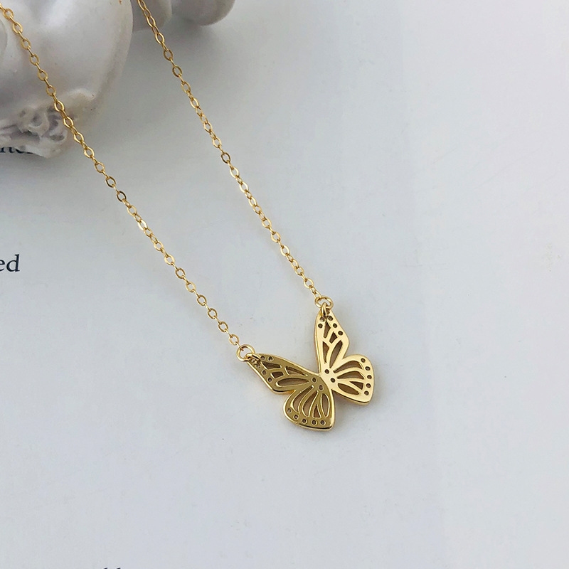 Collar de mariposa