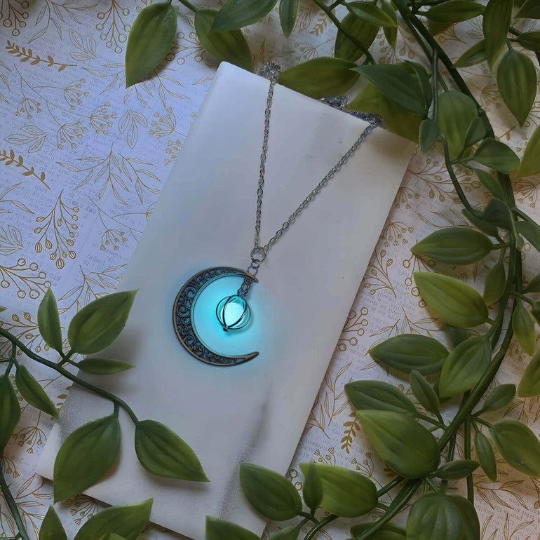 Collar de piedra lunar encantada