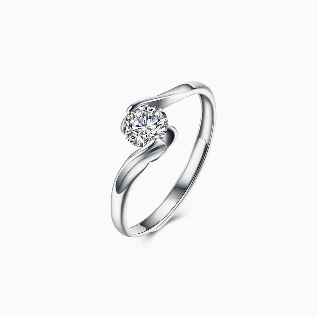 Anillo de circonita